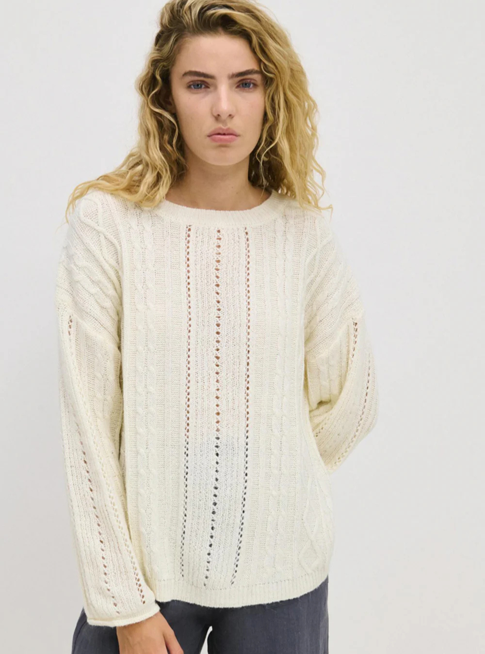 Curved Cable Knit - Ivory