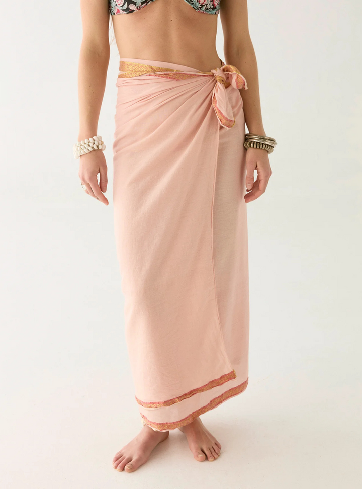 Nestor Pareo - Es Cavallet Peach