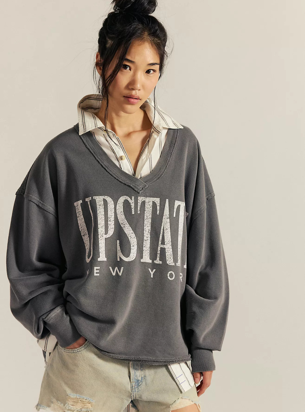 Venice V-Neck Graphic Sweatshirt - Washed Black Combo