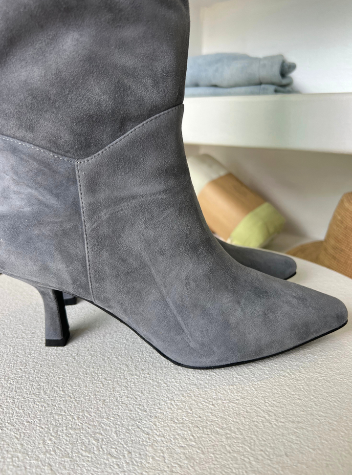 Aleesh Boot – Charcoal Leather Suede