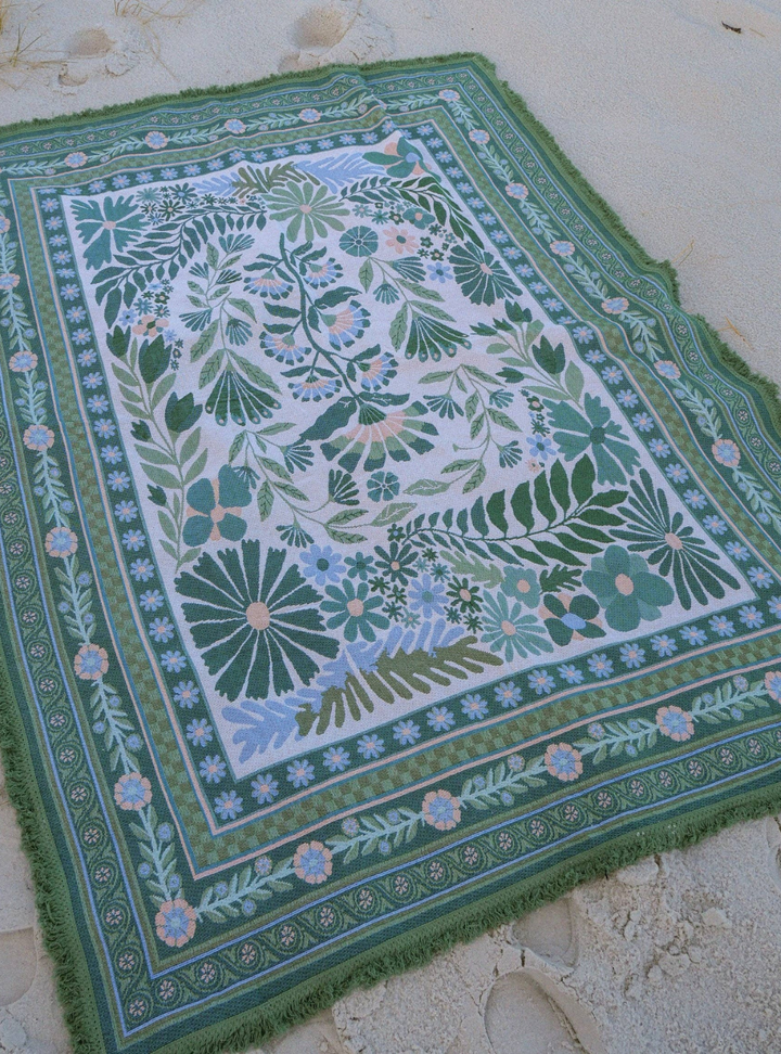 The Dahlia Green Rug: Large