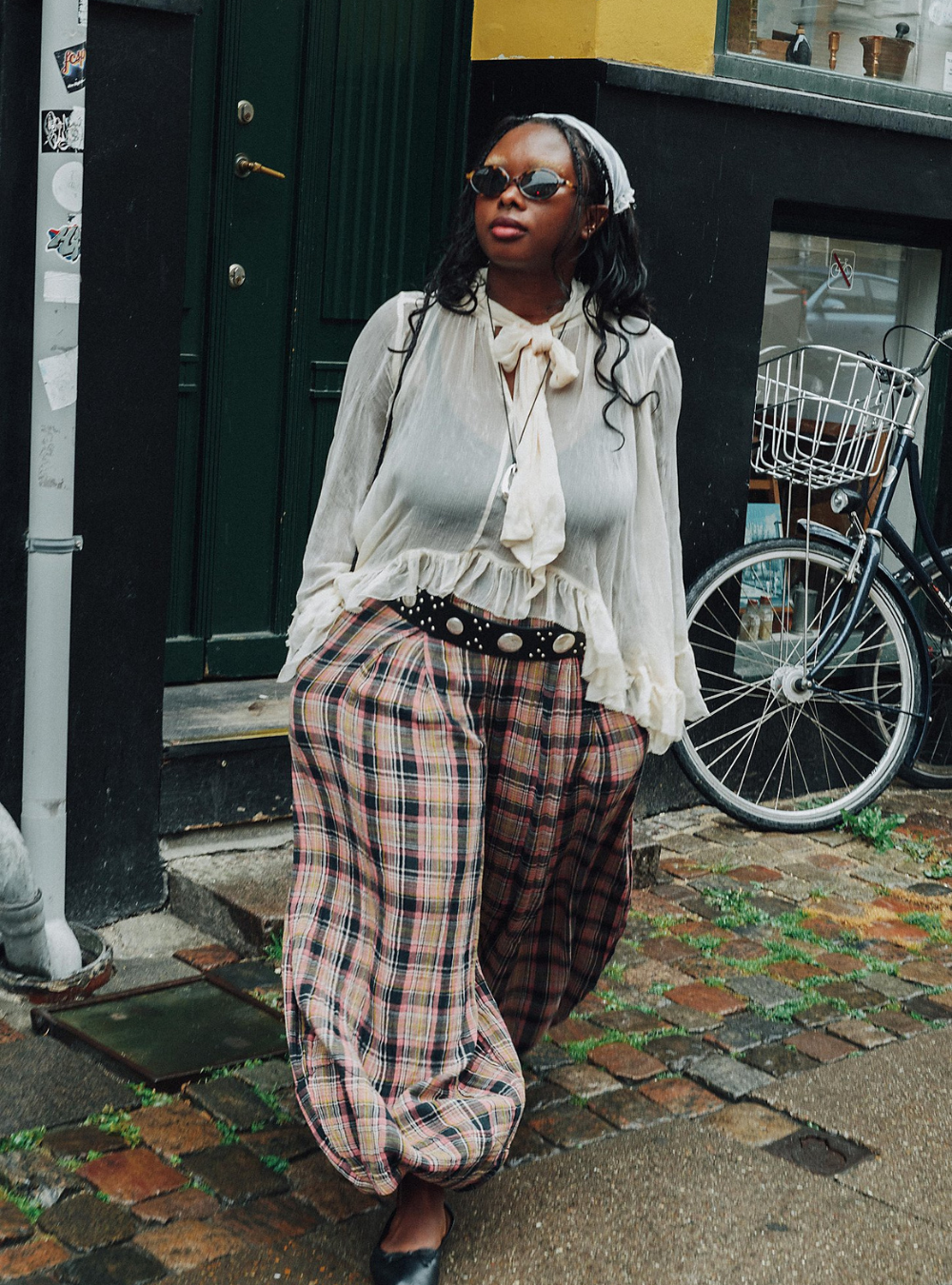 Moonflower Plaid Pull-On Balloon Pants - Black Combo