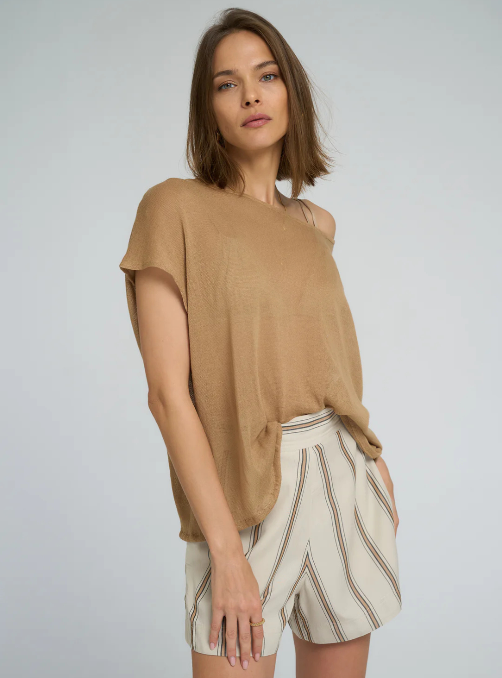 Field Tee - Light Brown