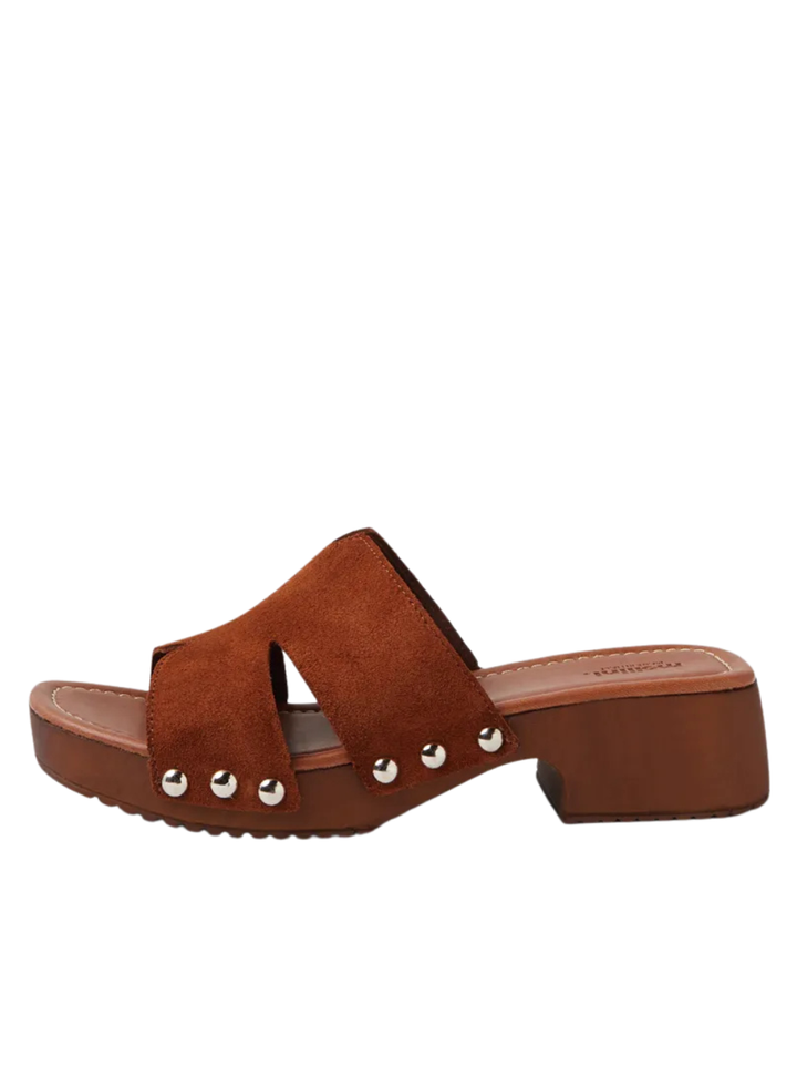 Cranberri - Brown Suede