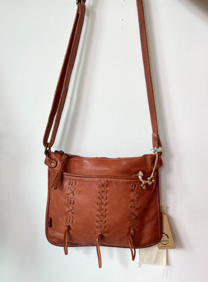 Dallas Crossbody - Tan