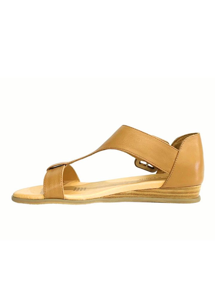 Huntlee Camel Leather Sandals