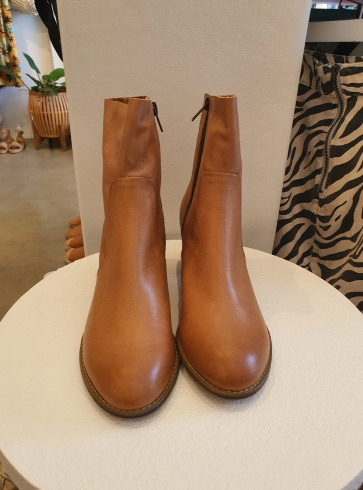Shadan - Tan Leather Boots