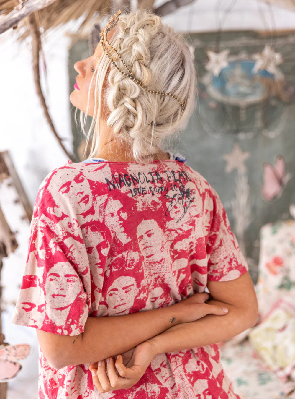 Magnolia Pearl Mural Frida Europa Tee 2071 - Sandia