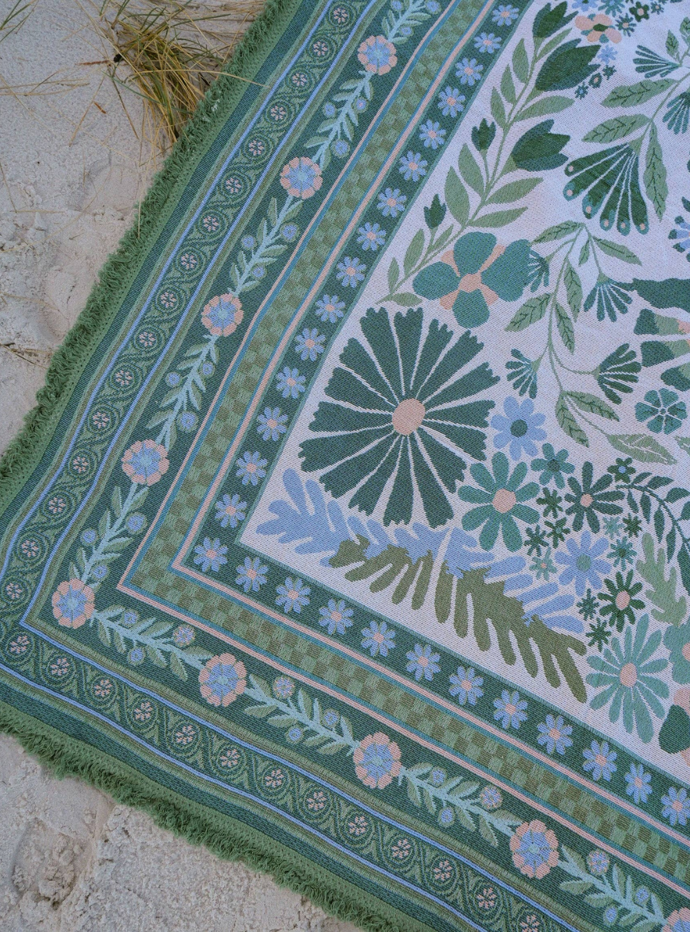 The Dahlia Green Rug: Large