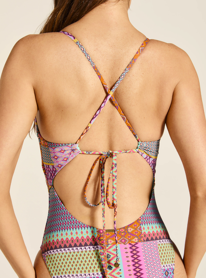 Hot Elle One Piece - Utopia Patch