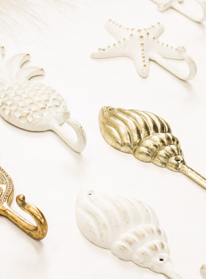 Shell Hook White + Gold