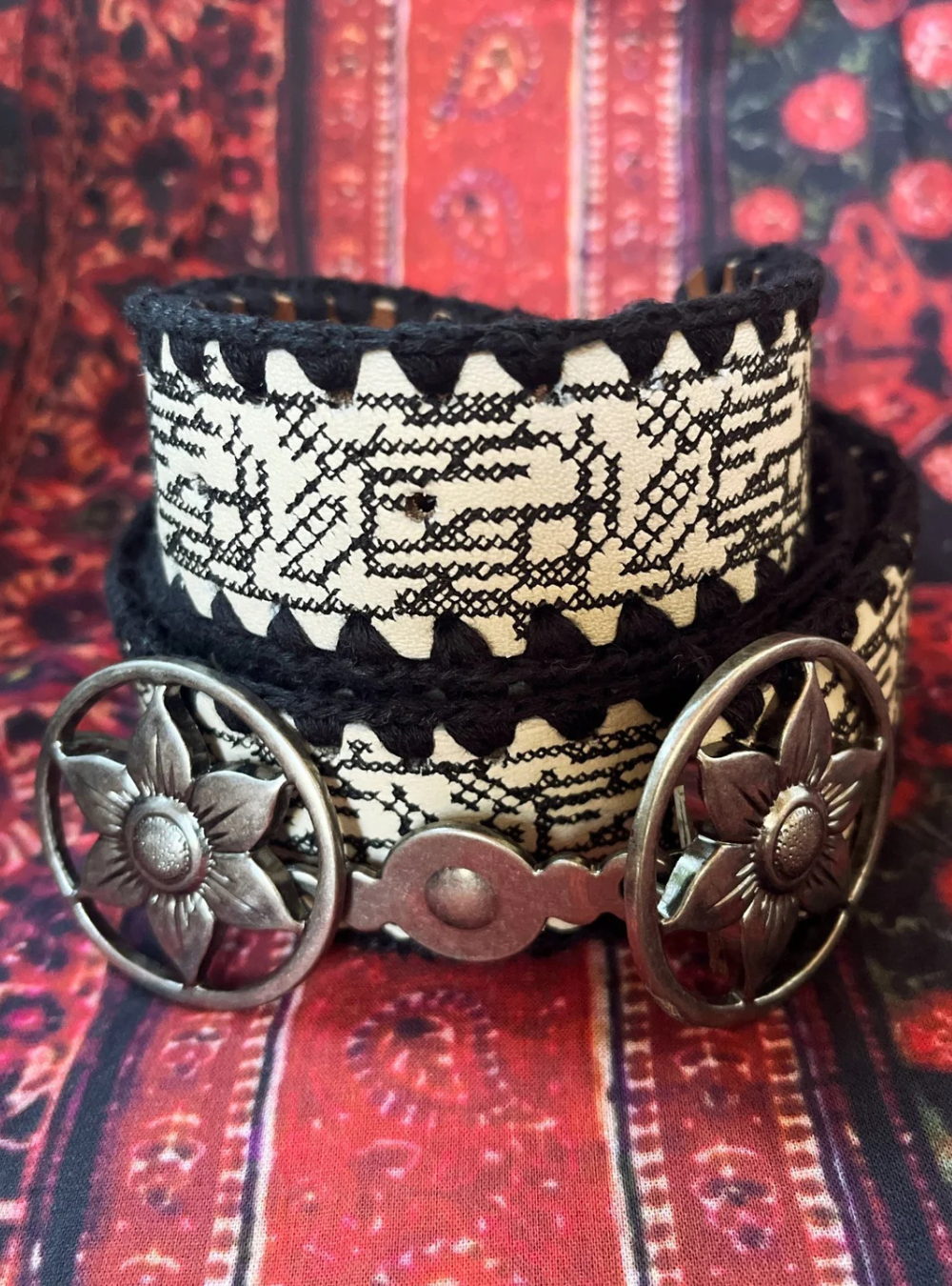 Labyrinth Belt - Embroidery B&W