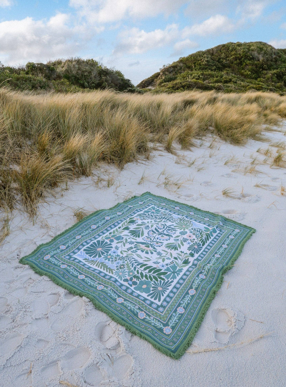 The Dahlia Green Rug: Large