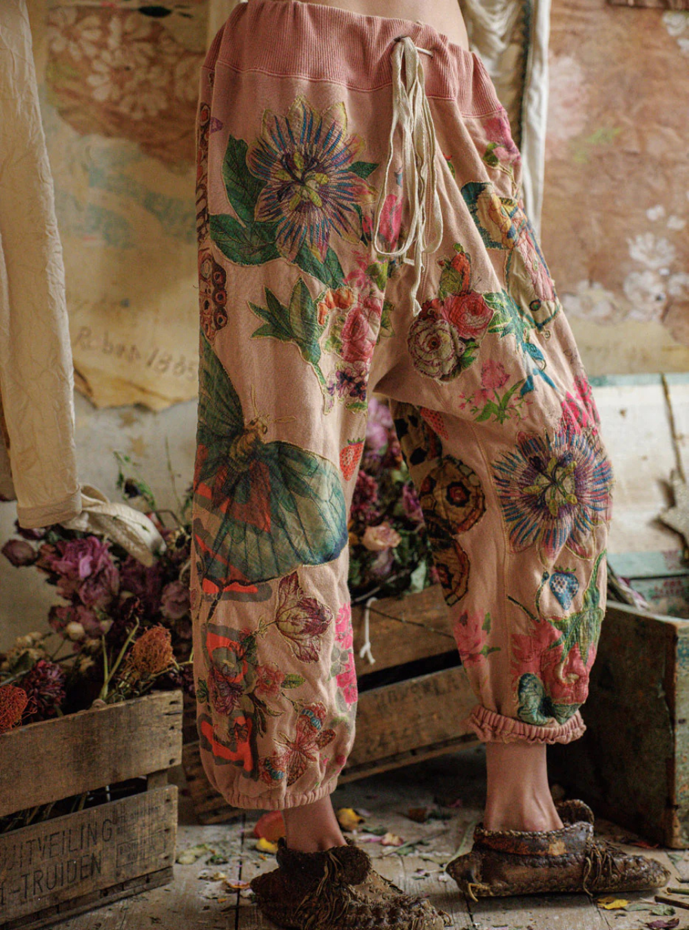 Magnolia Pearl Appliqué La Jolla Joggers 913 - Sunfaded Acai | PRE-ORDER