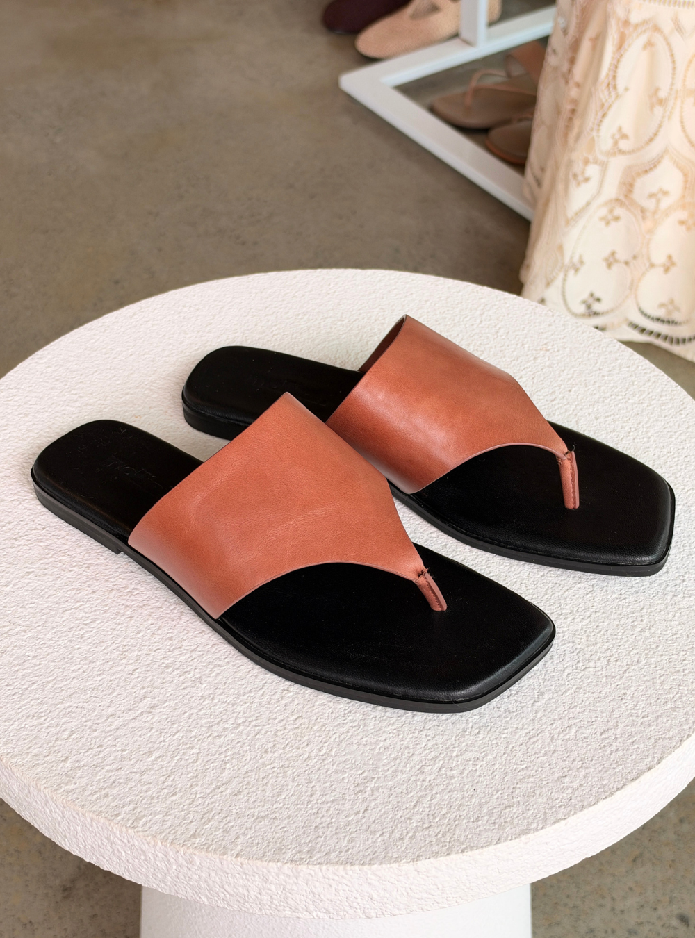 Amii Leather Sandals - Walnut