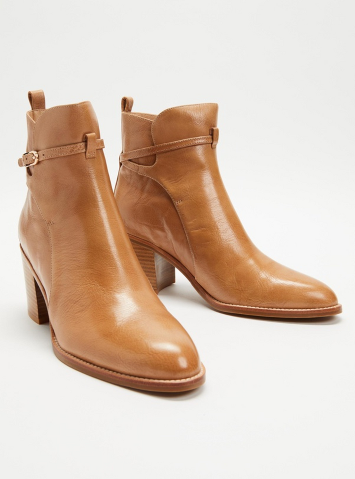 Cheniya - Latte Boot