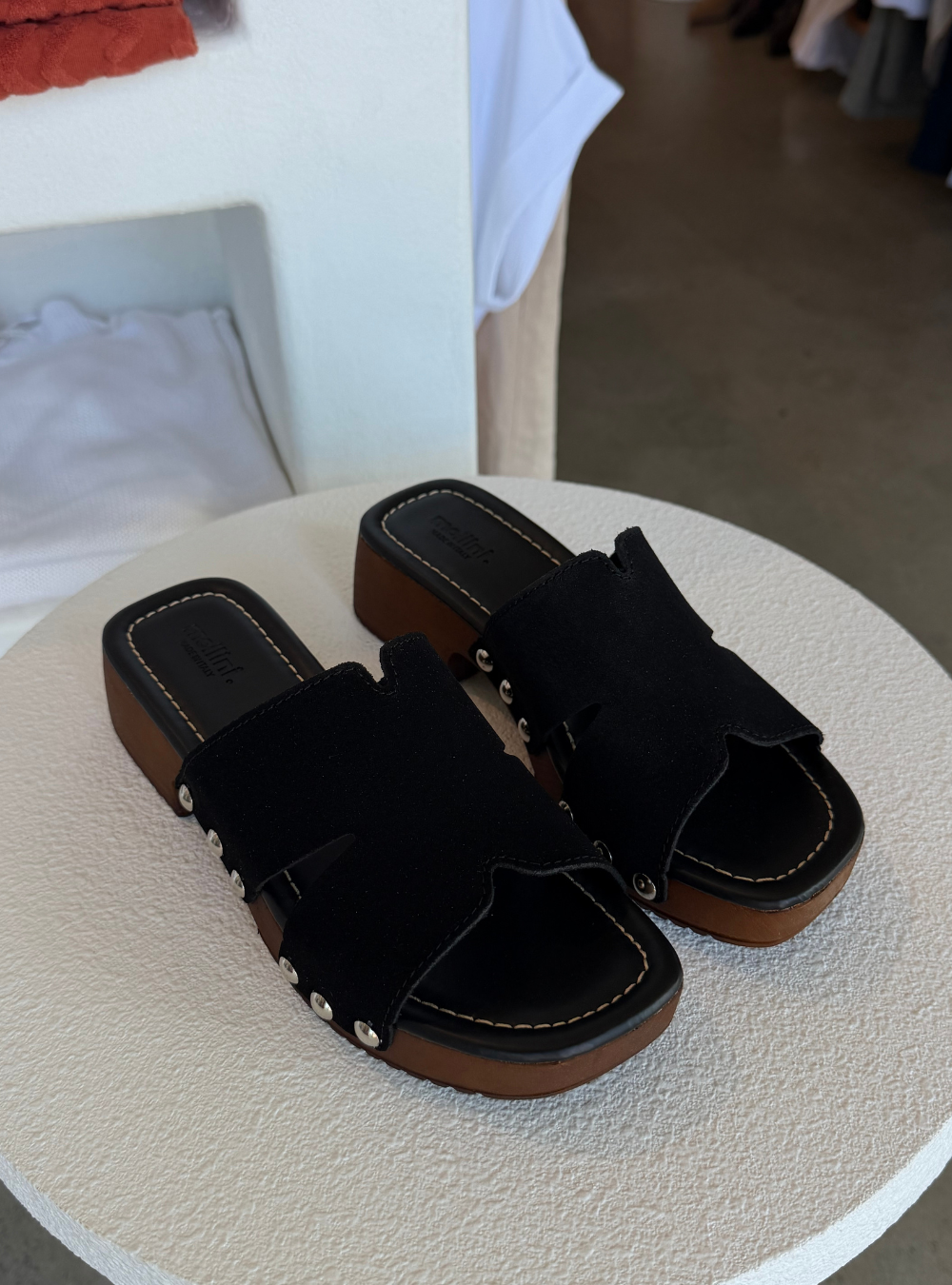Cranberri - Black Suede