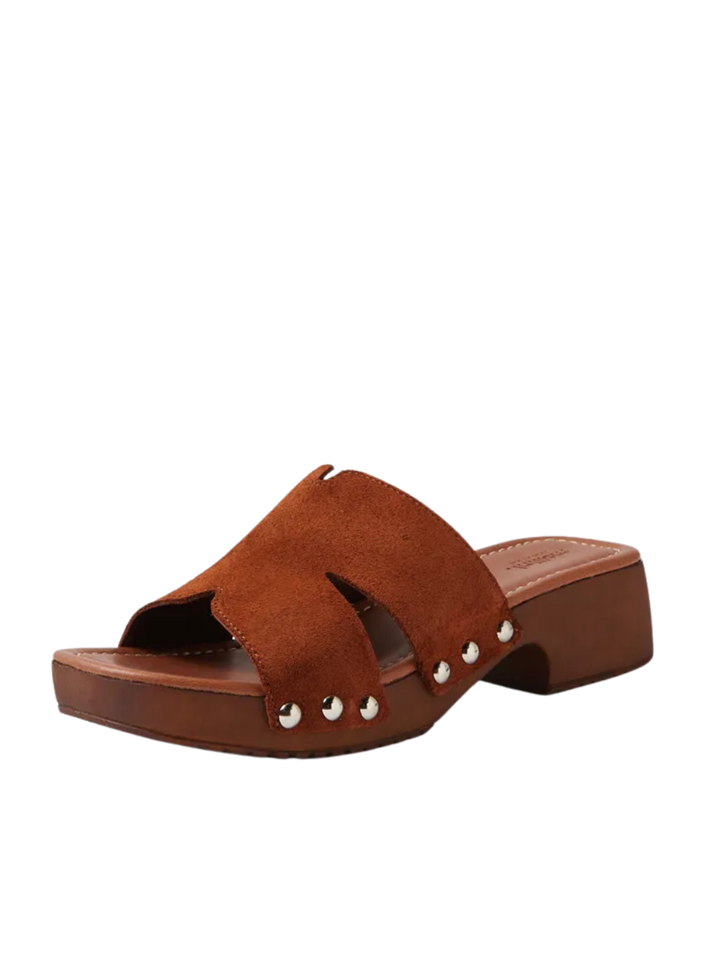 Cranberri - Brown Suede