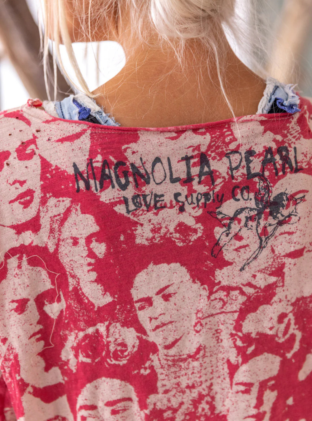 Magnolia Pearl Mural Frida Europa Tee 2071 - Sandia