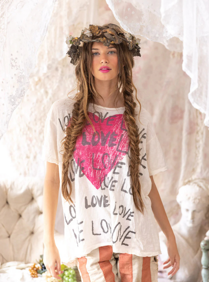 Magnolia Pearl Season Of Love Amor Tee 2157 - Dragonfruit