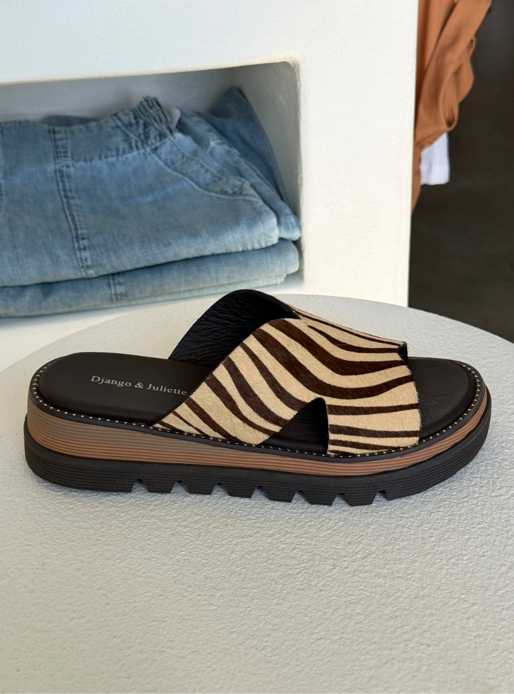Suki Slides - Camel & Choc Pony