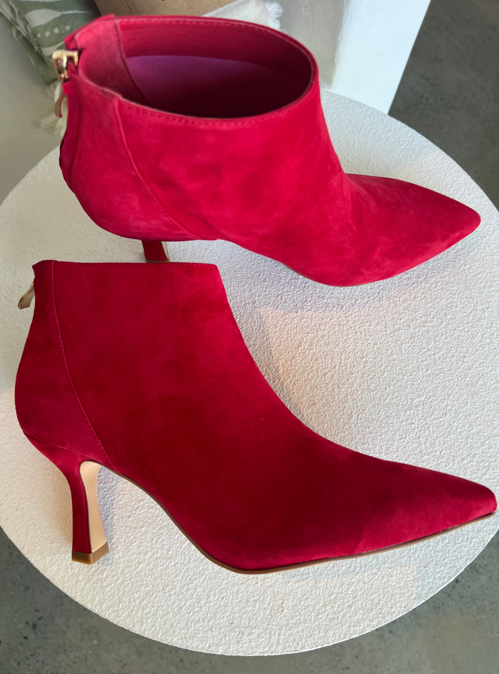 Lara - Red Suede