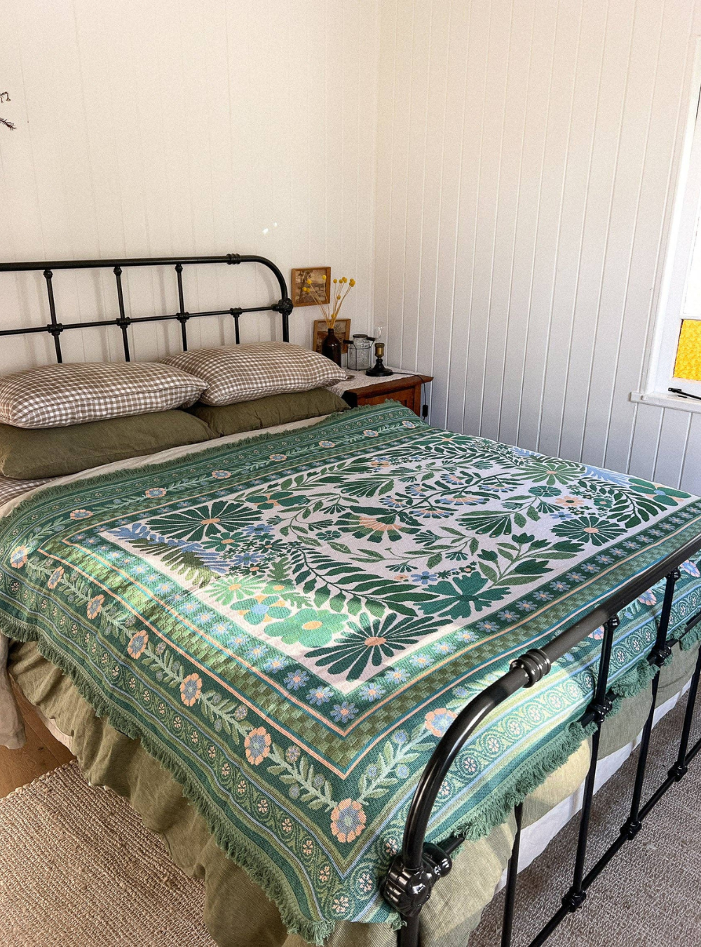 The Dahlia Green Rug: Large