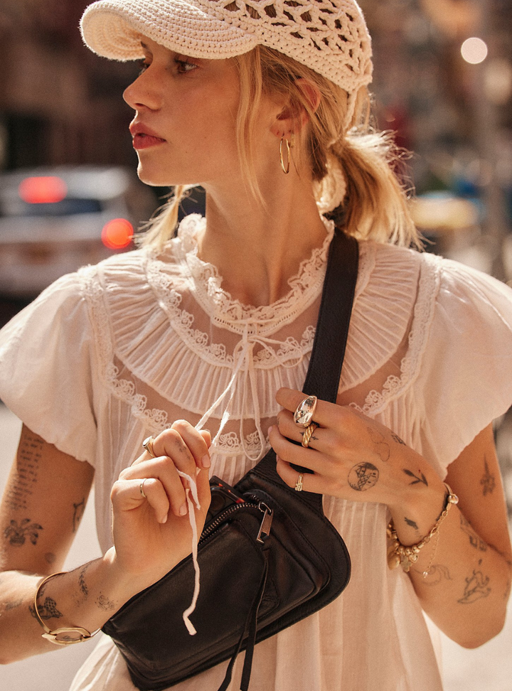 Avalon Leather Sling - Black