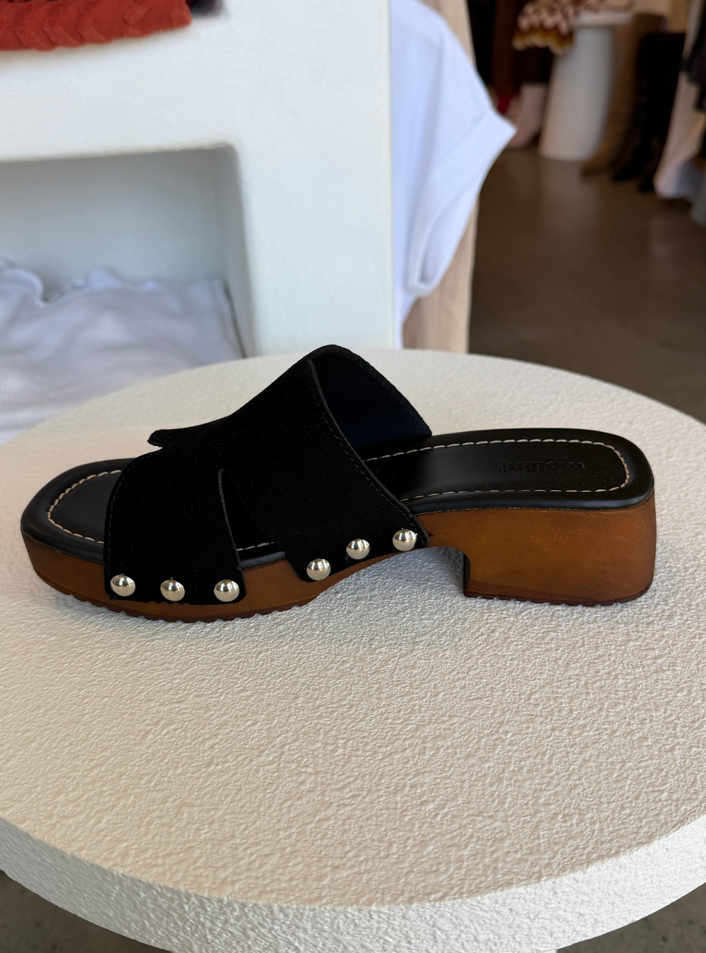 Cranberri - Black Suede