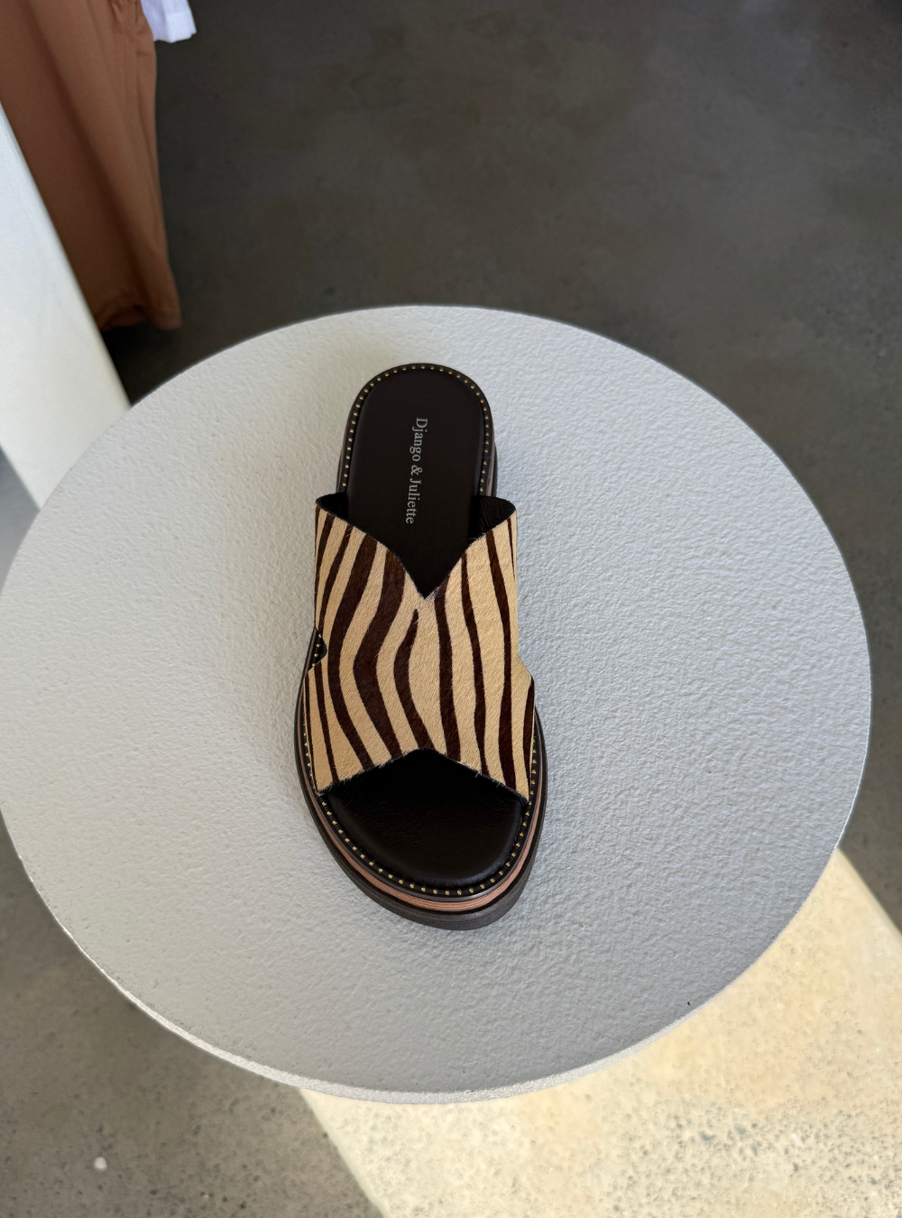 Suki Slides - Camel & Choc Pony