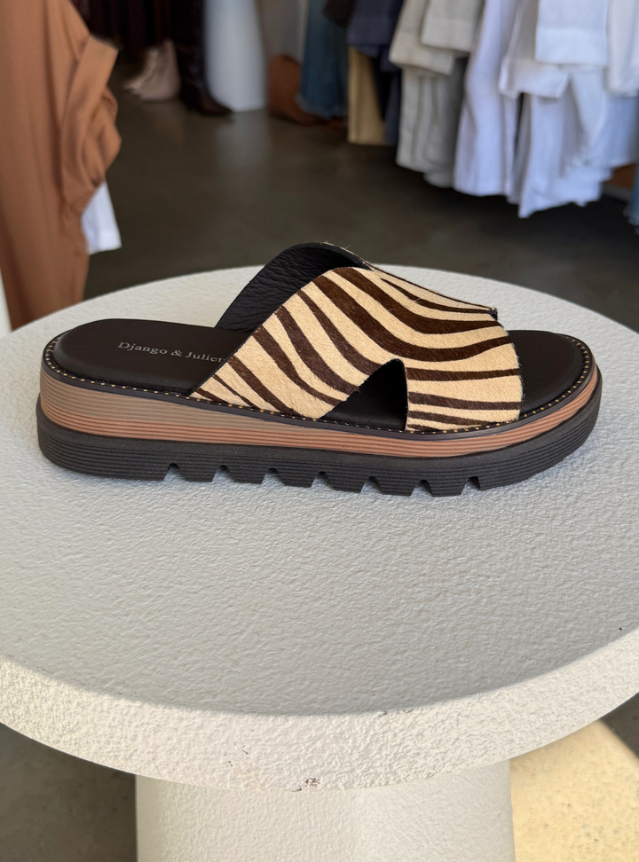 Suki Slides - Camel & Choc Pony
