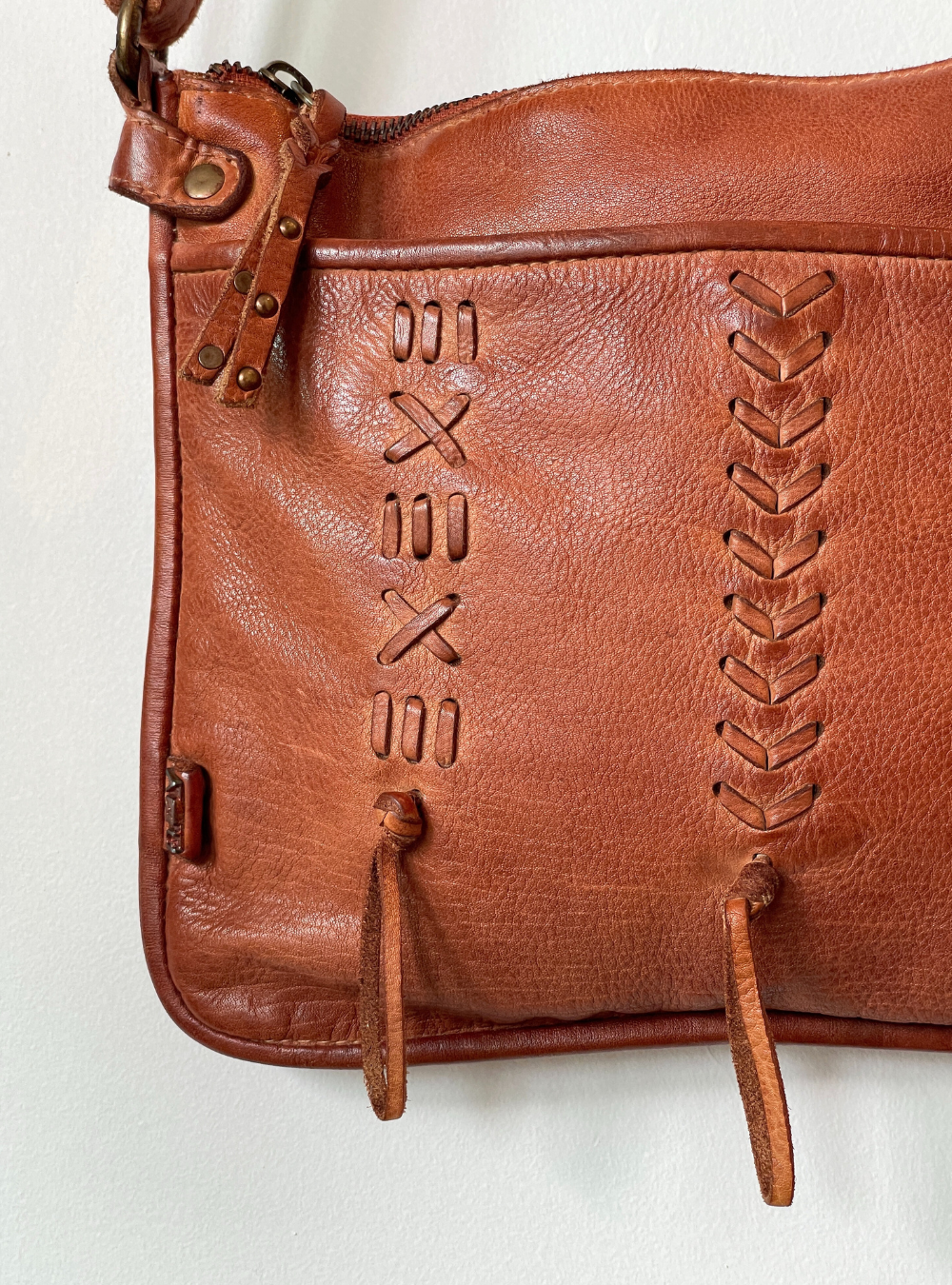 Dallas Crossbody - Tan