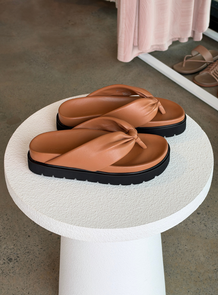 Meigh Leather Thongs - Tan