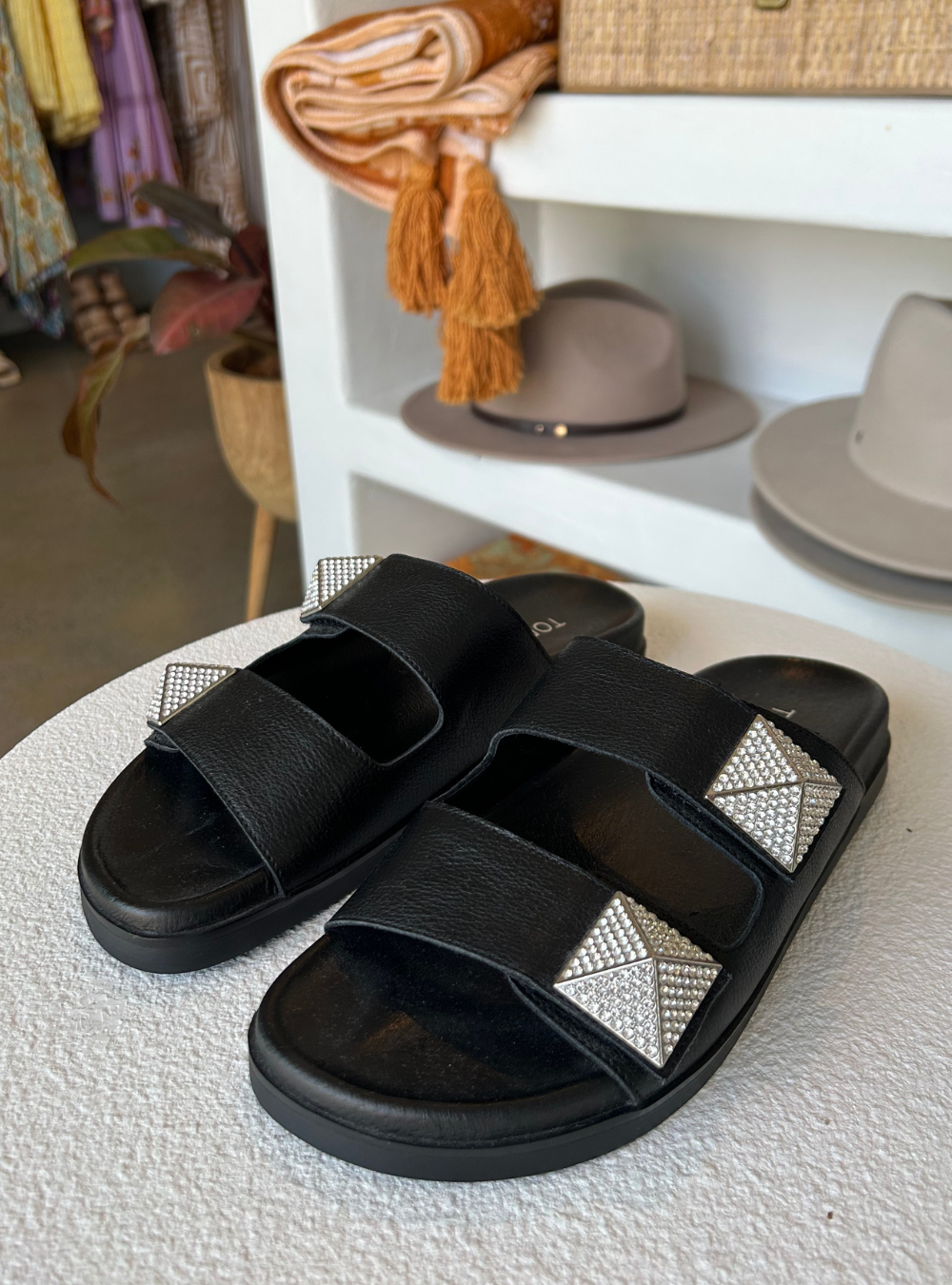 Relly Black Silver Sandals